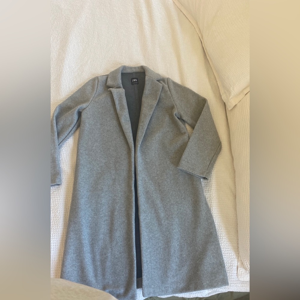 Zara coat in grey size medium with pockets